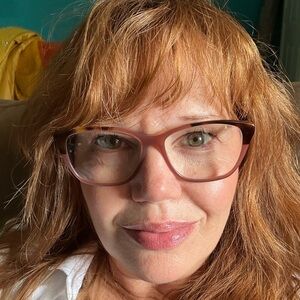 Meet your Posher, Debra